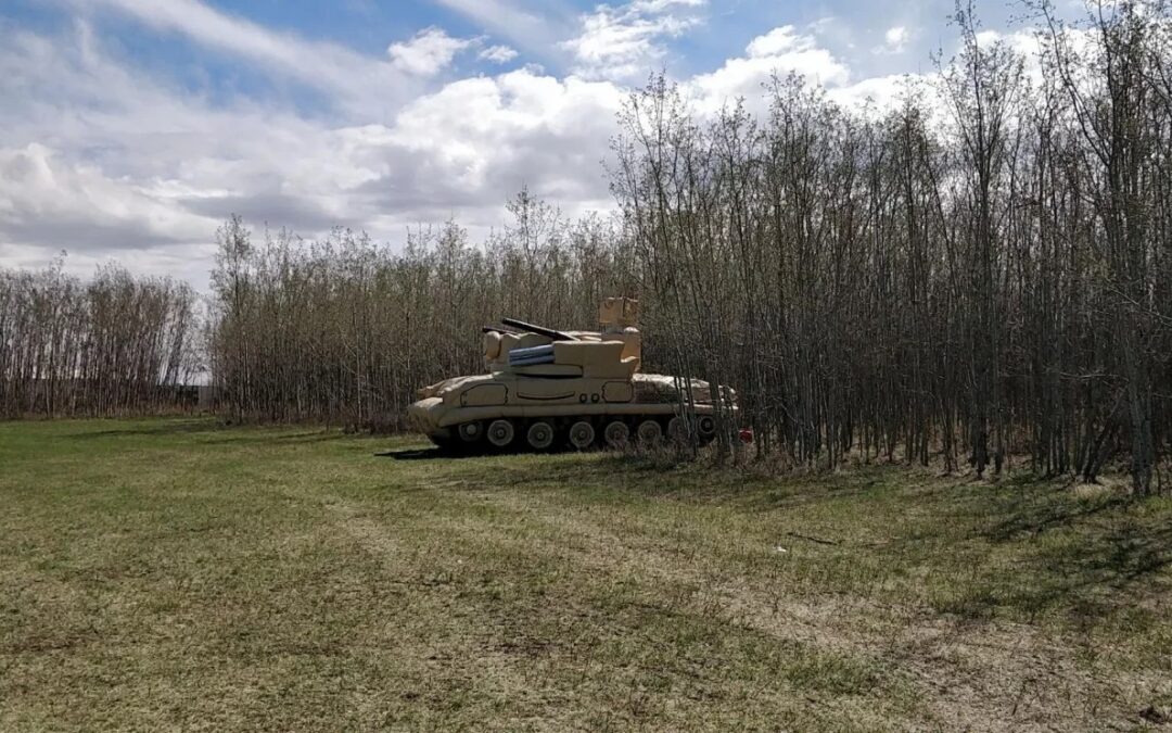 Täispuhutavad peibutised ja militaarehitised – i2K